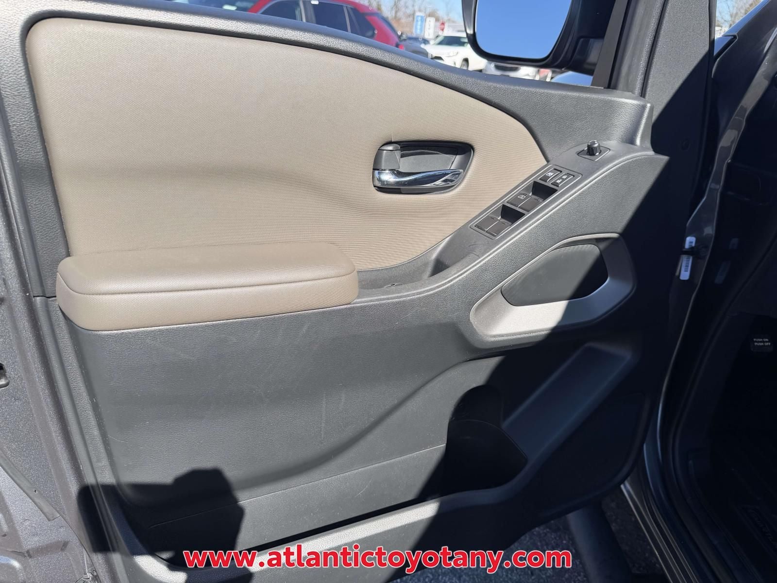 2022 Nissan Frontier SV