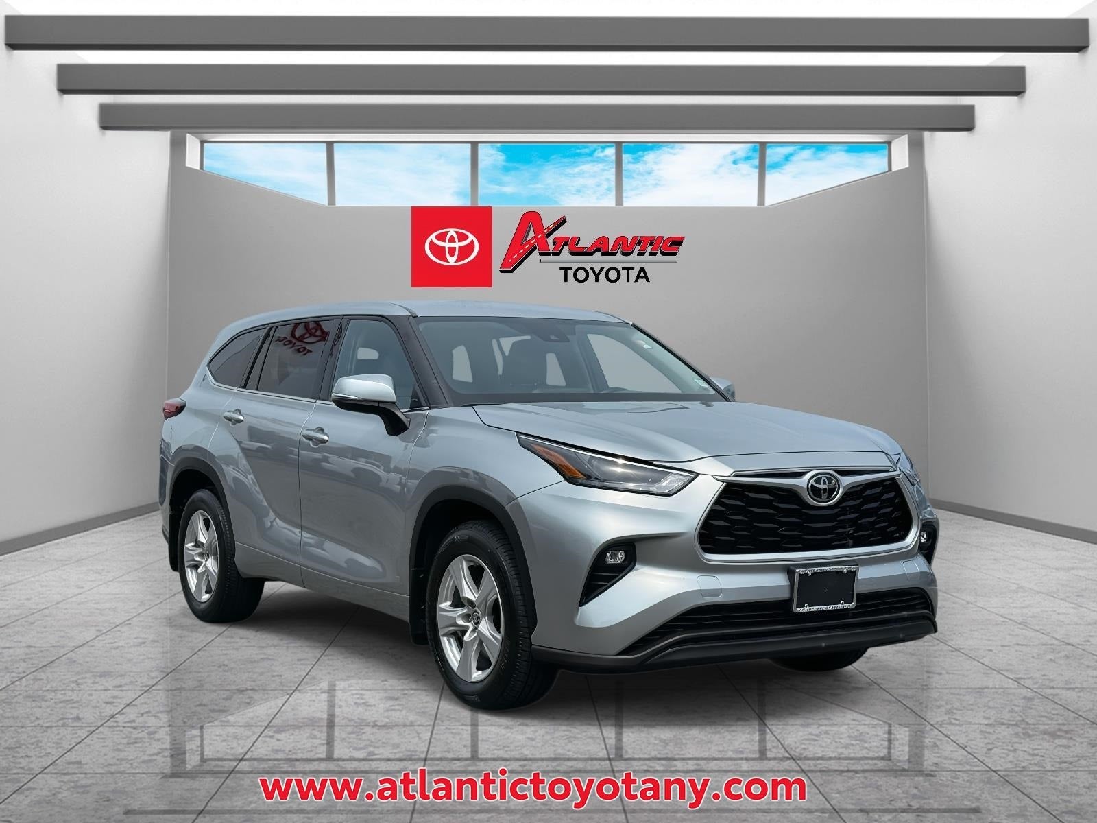 2022 Toyota Highlander LE