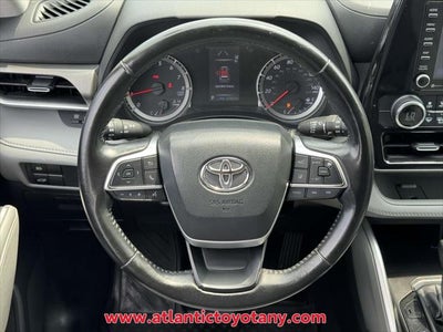 2022 Toyota Highlander LE