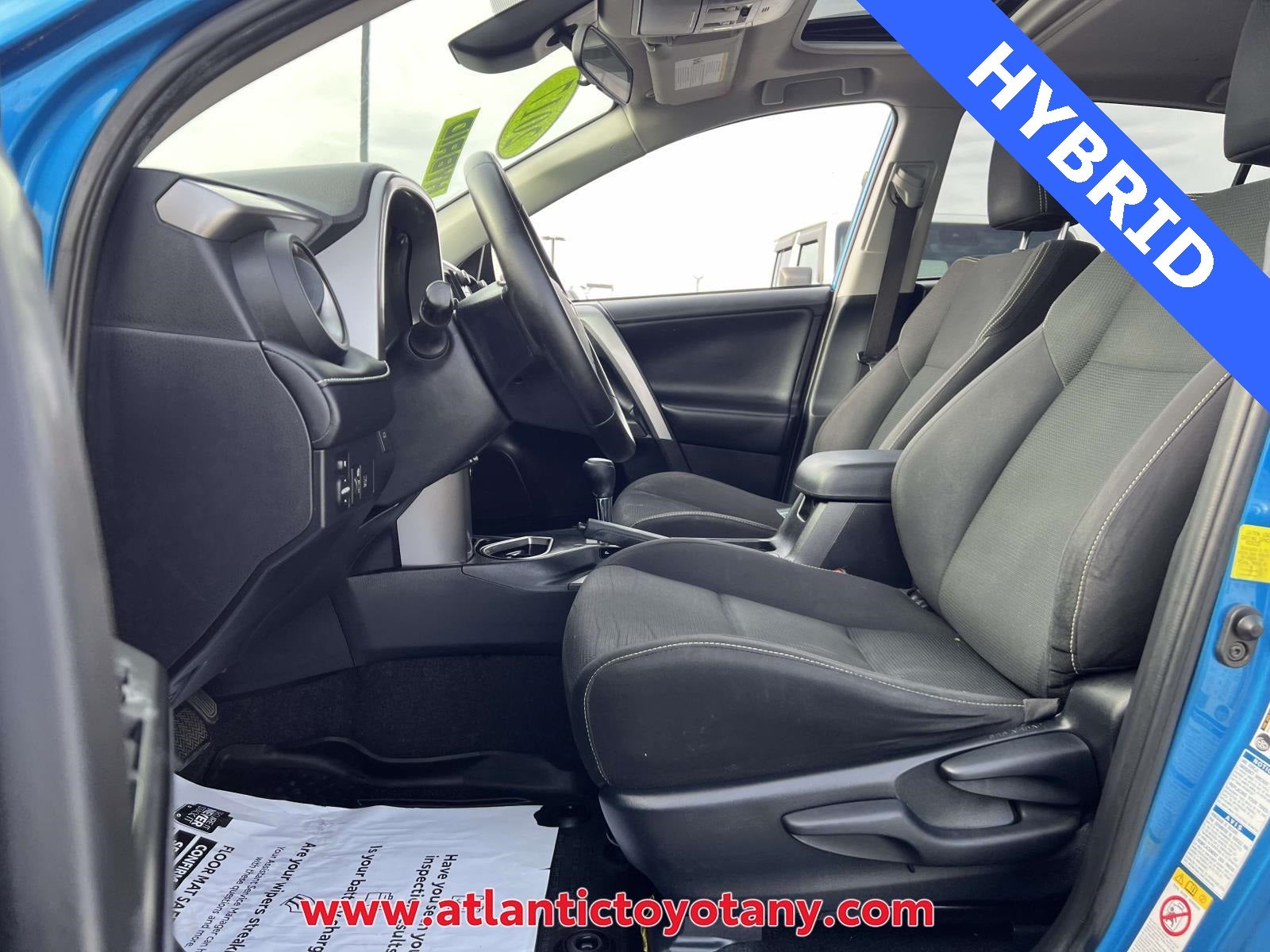 2017 Toyota RAV4 Hybrid XLE